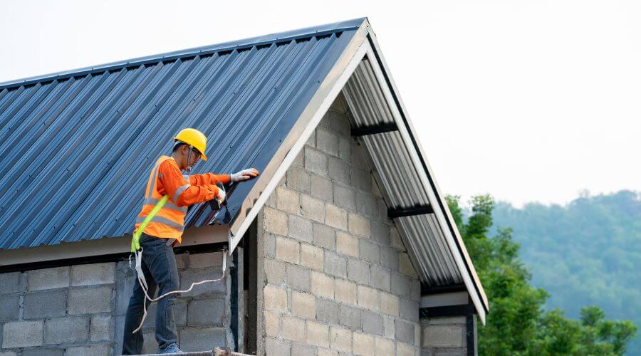 Professional gutter cleaning in Kipling, OH